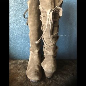 Boots 👢 Really cute